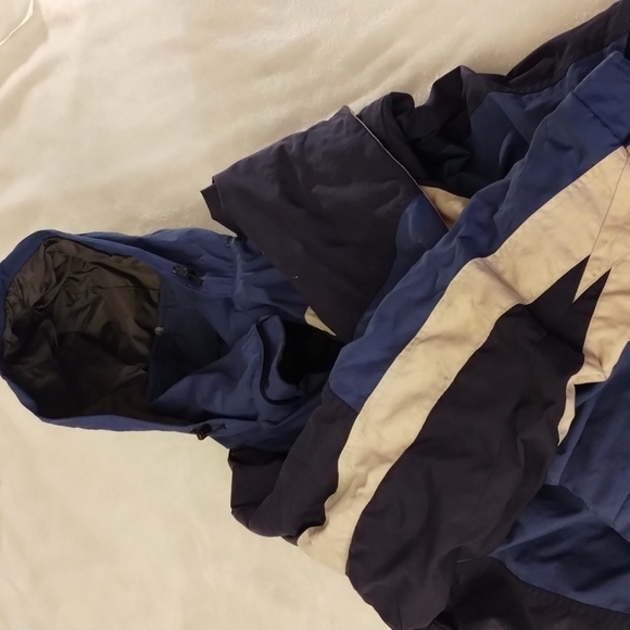 Blue And White Boulder Gear Extreme Temperature Weather Jacket. - Picture 4 of 7